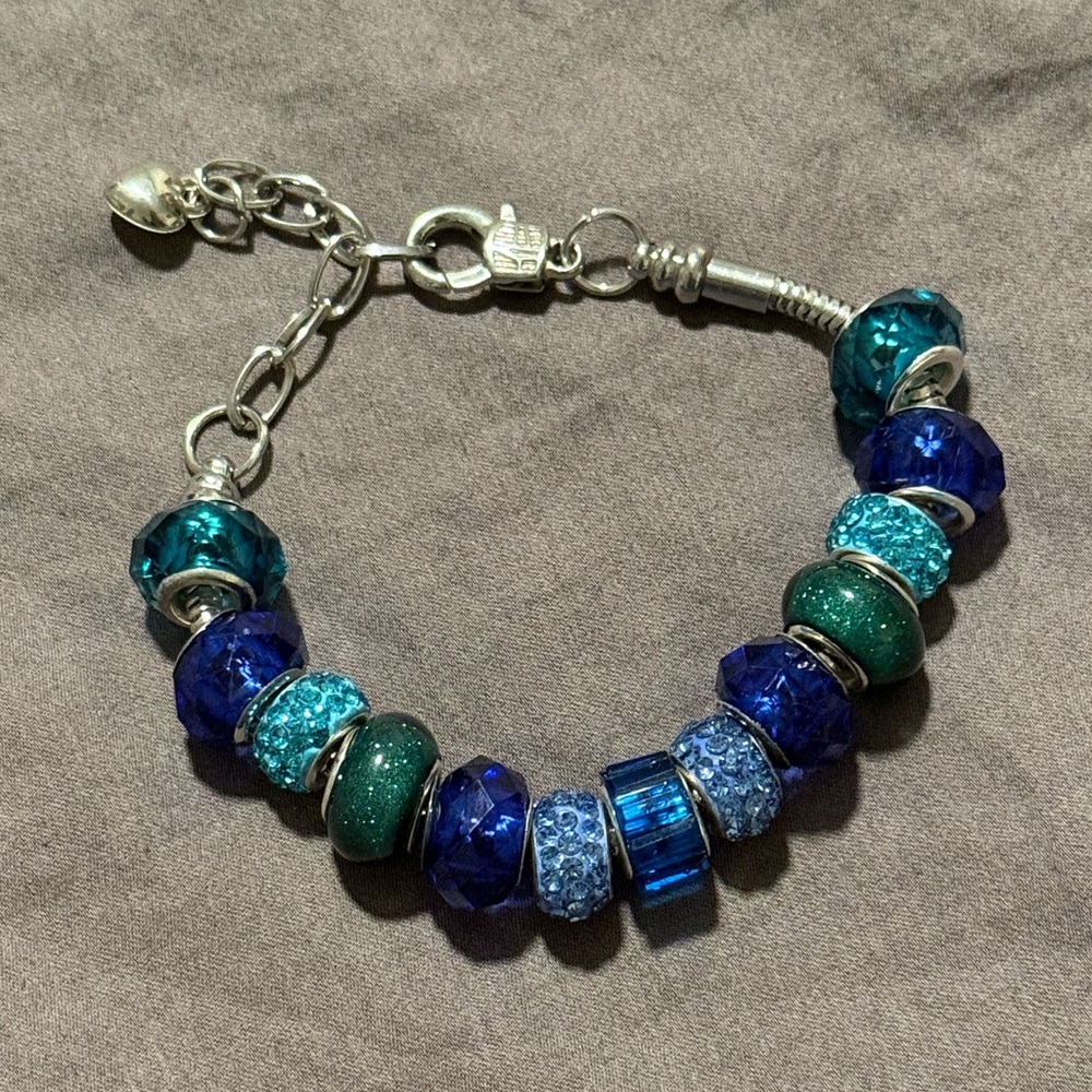 🖤 Handmade Shades of Blue Beaded Charm Bracelet